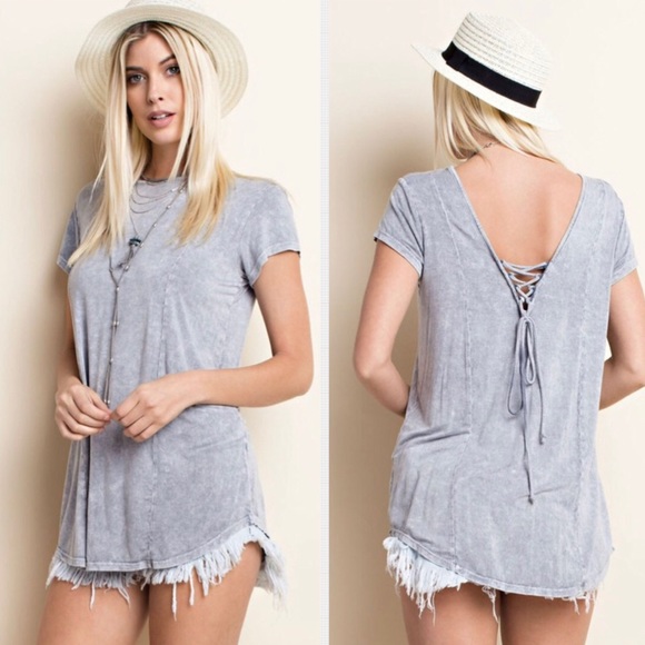 Tops - 🦈 2 LEFT Light Grey Mineral Washed Top. S-M